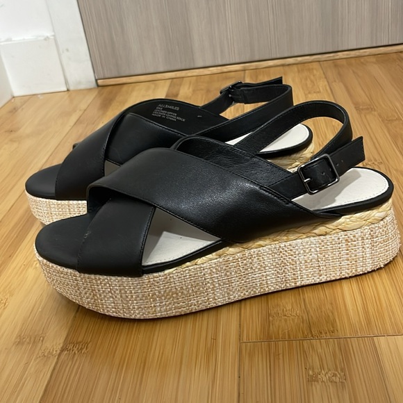 NWOT Sanctuary vegan leather black and straw color platform sandals - Picture 2 of 5